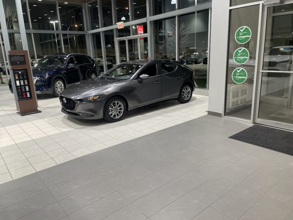 mazda longueuil cardealership cleaning