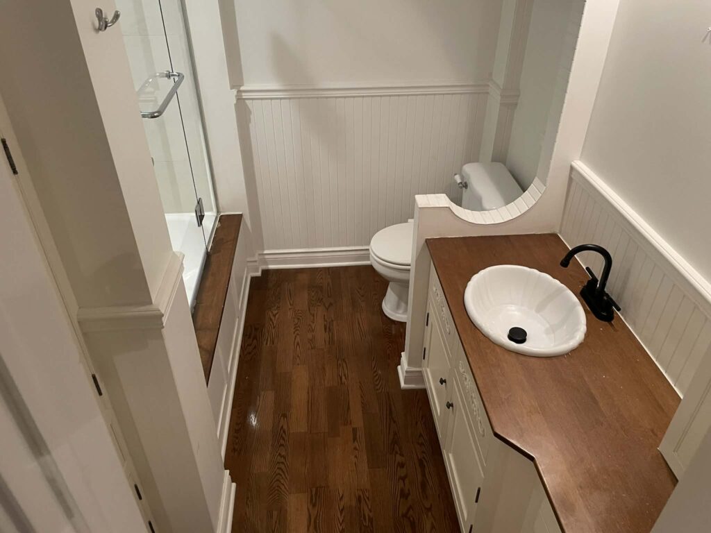 residential toilet cleaning in montreal